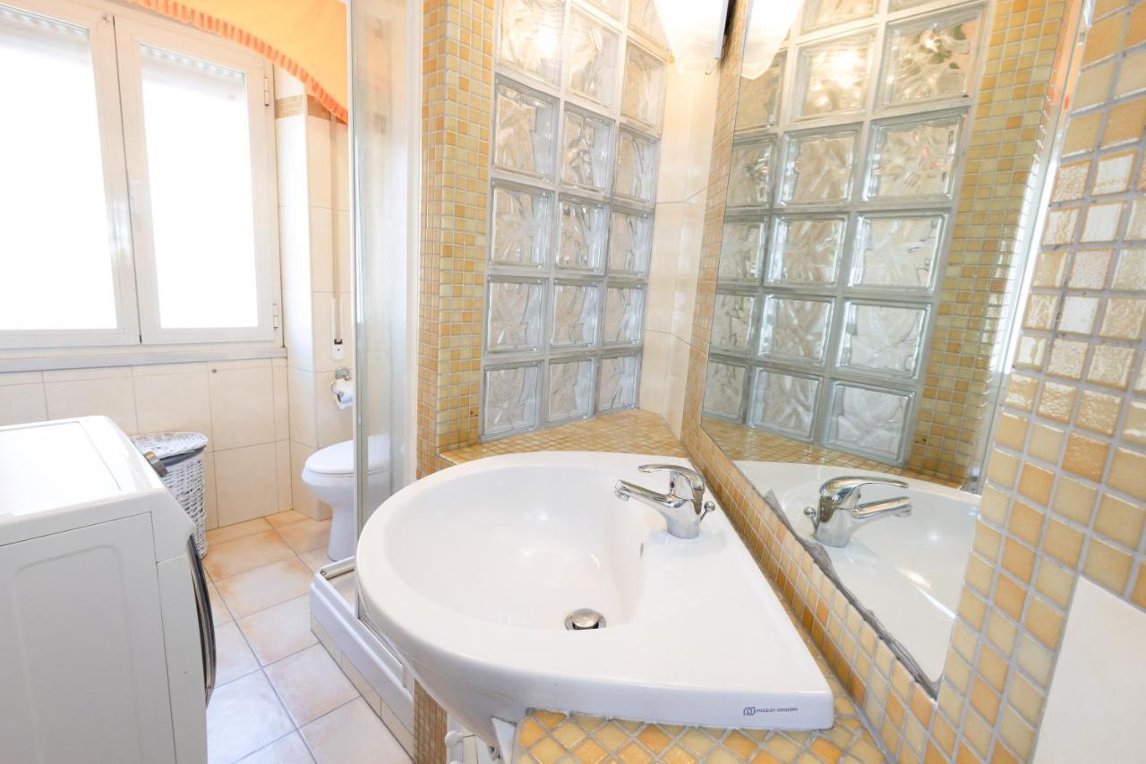 La Casa Di Daniela Apartment Lido di Ostia Luaran gambar