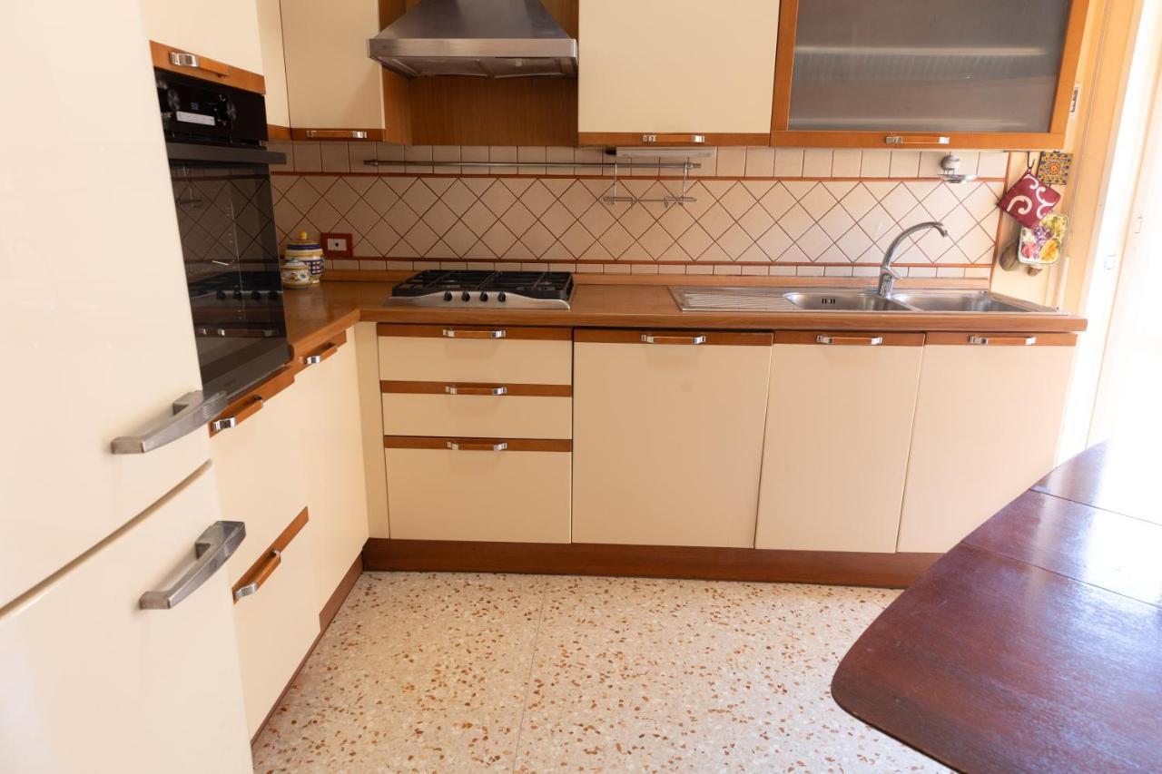 La Casa Di Daniela Apartment Lido di Ostia Luaran gambar