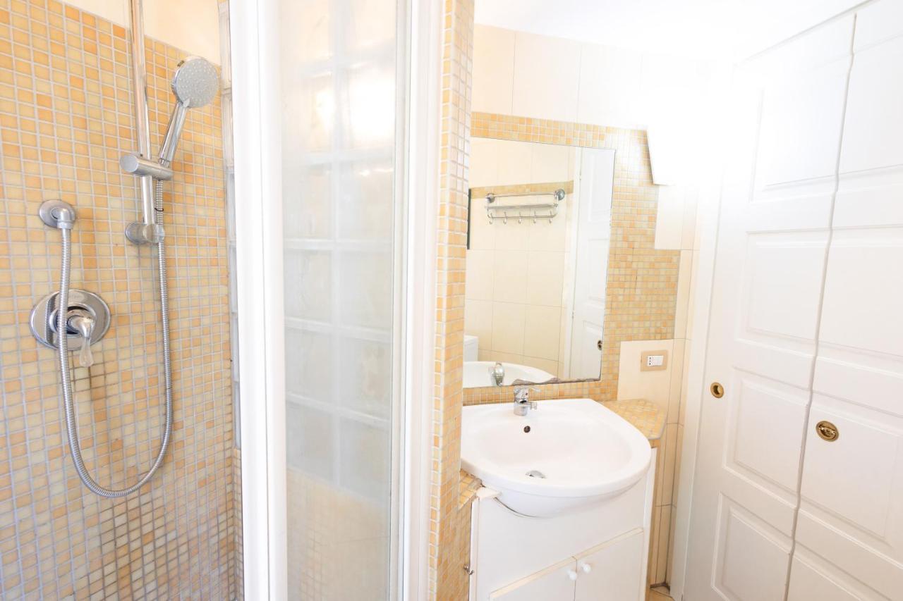 La Casa Di Daniela Apartment Lido di Ostia Luaran gambar